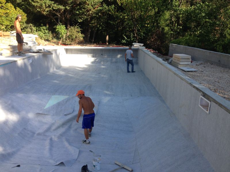 Rénovation de liner de piscine d'une maison à Aix en Provence