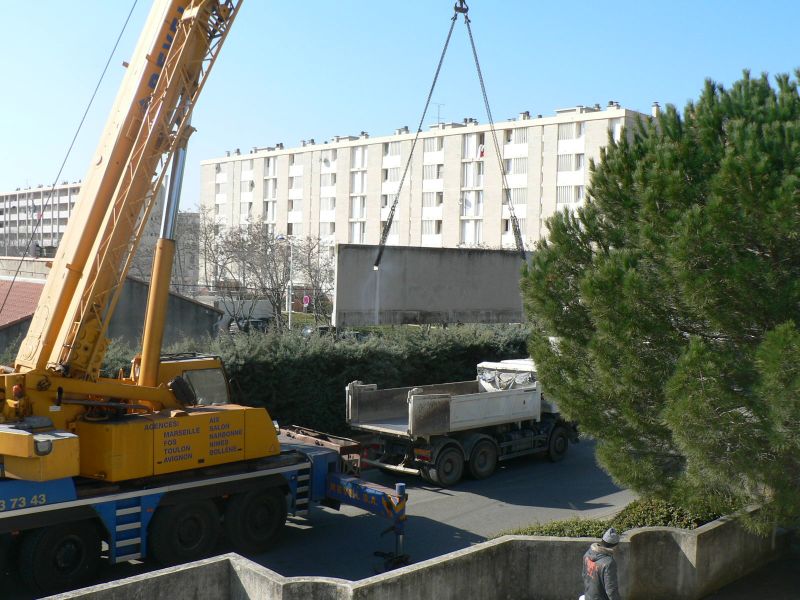 Dépose du mur sur camion .